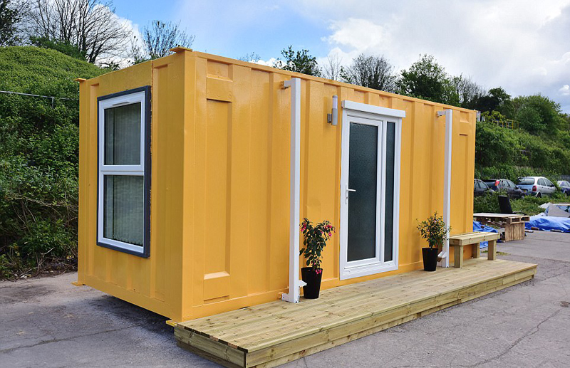 集裝箱也能當(dāng)住宅？英國(guó)企業(yè)家創(chuàng)新改造，為流浪漢提供溫暖家園