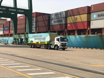 無人駕駛港口集裝箱運(yùn)輸車，中國這次厲害了！